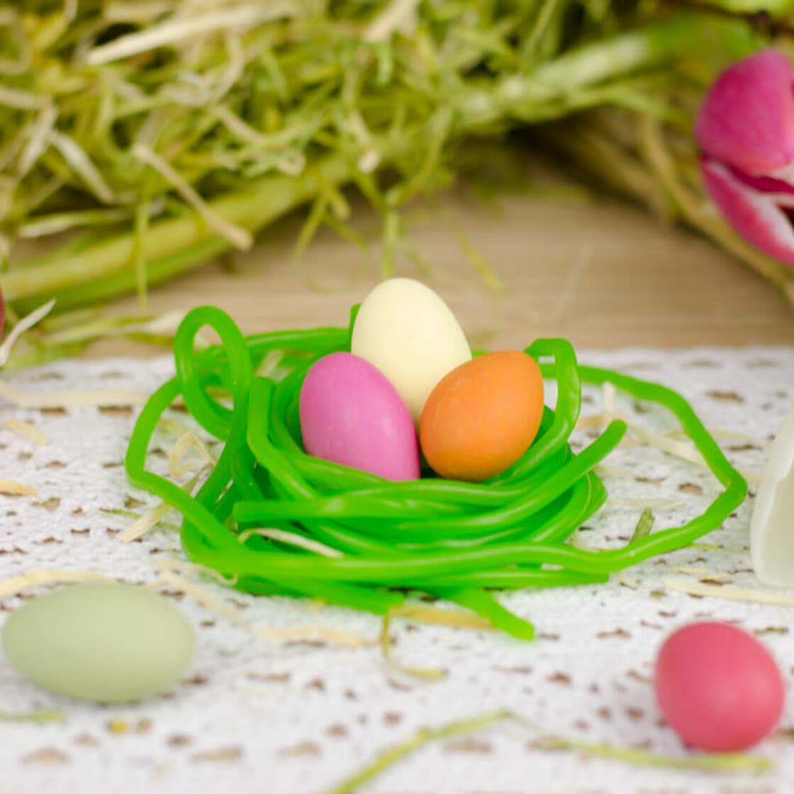 Naschbeutel Süsses Osternest mit Fruchtgummi und Mandeln - Bild 2