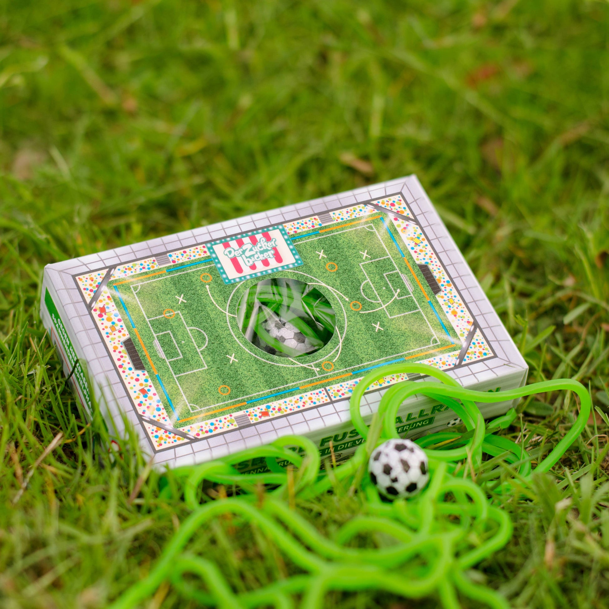 Essbarer Fussballrasen Geschenkbox Sport Fruchtgummi - Bild 4